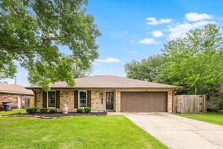 1011 S 22nd St, Nederland, TX 77627