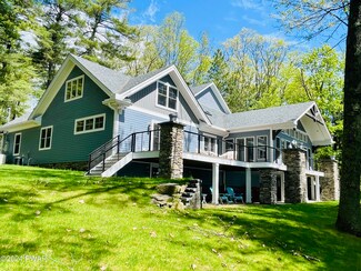 58 Ledge Rd, Lakeville, PA 18438