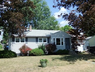 75 Steuben St, Indian Orchard, MA 01151