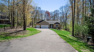 129 Grey Friar Ln, Eau Claire, WI 54701