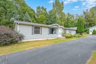 451 Avenue C, Springfield, MI 49037