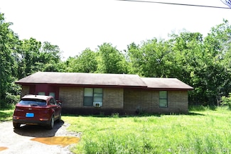 708 S J St, Hugo, OK 74743