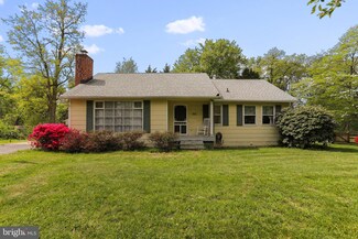 102 Webhannet Dr, Charles Town, WV 25414