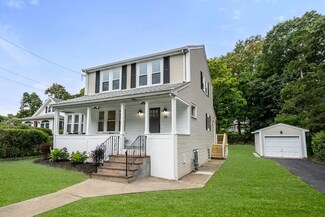 26 Pierce Rd, Weymouth, MA 02188