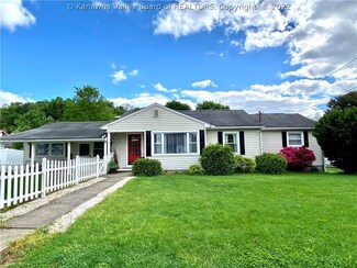 702 4th St, New Haven, WV 25265