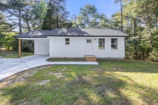 102 S Flora St, La Fayette, GA 30728