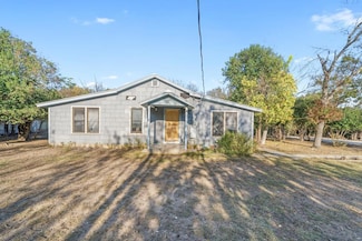 332 Powell Ave, Kerrville, TX 78028