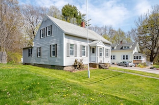 39 Woodlawn Ave, Kittery, ME 03904