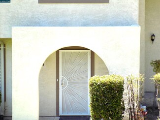 30 Greenview Ln, El Sobrante, CA 94803