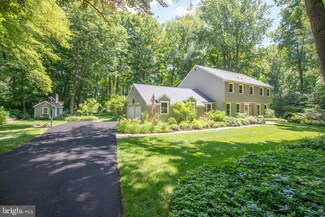74 Oak Leaf Ln, Doylestown, PA 18901