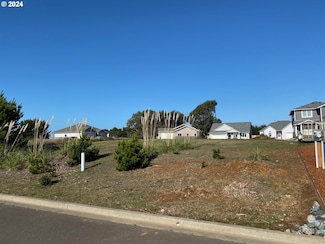 848 Seacrest Dr, Bandon, OR 97411