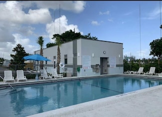 3140 SW 51st Ave, Davie, FL 33314