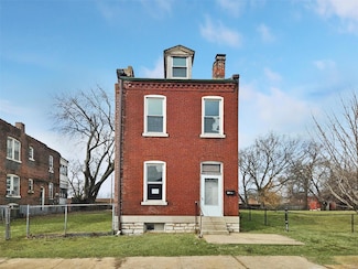 2025 E College Ave, Saint Louis, MO 63107
