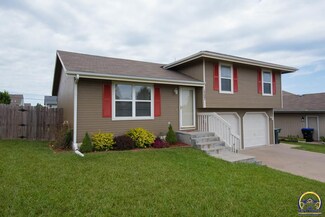1727 SW Stone Crest Dr, Topeka, KS 66615