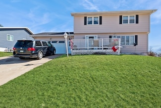 1704 Chestnut Ln NE, Cedar Rapids, IA 52402
