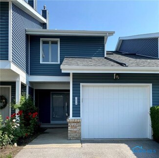 7010 Westwind Dr, Sylvania, OH 43560