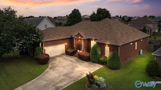 7515 Park Trace Ln SE, Owens Cross Roads, AL 35763