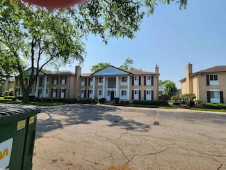 29320 Gloede Dr Unit 117 / B-1, Warren, MI 48088