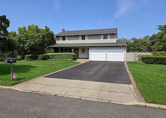 54 Longstreet Dr, Lake Grove, NY 11755
