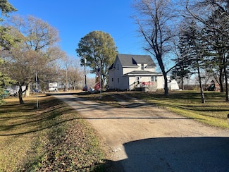 8801 105th St SW, Raymond, MN 56282