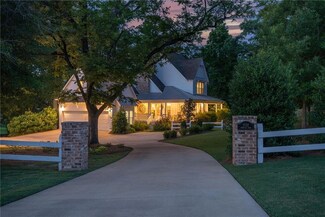 1732 W Farmville Rd, Auburn, AL 36879