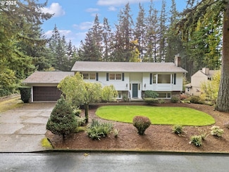 16112 S Sandalwood Rd, Oregon City, OR 97045