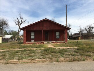 222 Rosser Ave, Tipton, OK 73570
