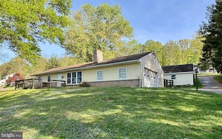 5229 Old Strasburg Rd, Kinzers, PA 17535