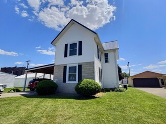 207 E Dunlap St, Kentland, IN 47951