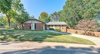 3009 Kay Ln, Springdale, AR 72762