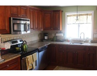 115 Clover St, Worcester, MA 01603