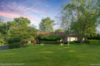 1656 Keller Ln, Bloomfield Hills, MI 48302