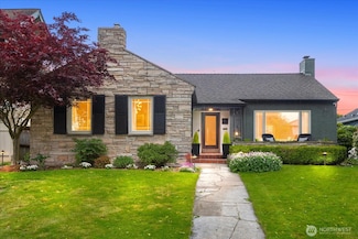 1407 Rucker Ave, Everett, WA 98201
