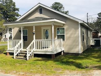 73 Delmar St, Lumberton, NC 28358
