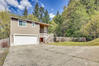 30 E Nightingale Place, Belfair, WA 98528