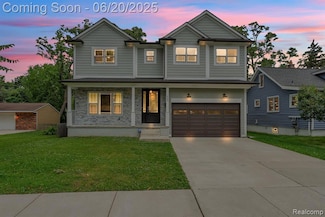423 Woodlawn Ave, Royal Oak, MI 48073