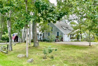 1 Brackett Point Rd, Biddeford, ME 04005