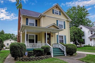 225 W Oak Orchard St, Medina, NY 14103