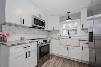 52 Hillside Ave, Bartlett, NH 03812