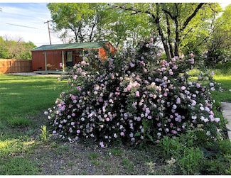 241 E Jackson St, Bartlett, TX 76511