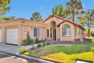 11722 Oak St, Apple Valley, CA 92308