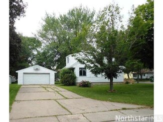 280 6th St SE, Cokato, MN 55321