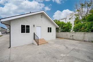 6107 Hazelhurst Place Unit B, North Hollywood, CA 91606