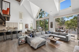 496 State Highway 173, Lake Arrowhead, CA 92352