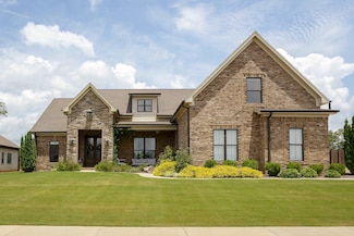 208 Chestnut Oak Dr, Florence, AL 35633