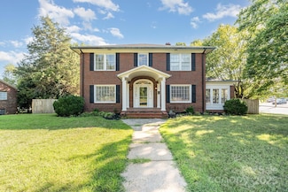 761 N Center St, Statesville, NC 28677