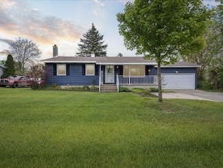 1055 N Hudson St SE, Lowell, MI 49331