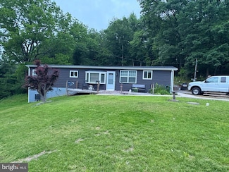 505 Wago Rd, Mount Wolf, PA 17347