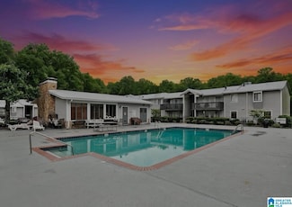 708 Woodland Village Unit 708, Vestavia Hills, AL 35216