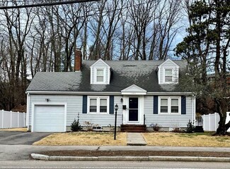 204 Turtle Pond Pkwy, Hyde Park, MA 02136